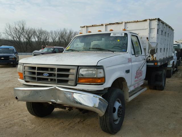 1FDKF38G8TEB12008 - 1996 FORD F350 WHITE photo 2