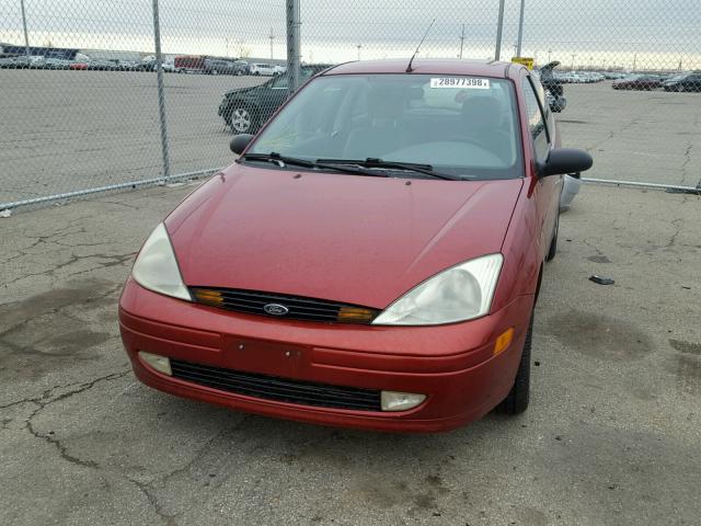 3FAFP313X1R232757 - 2001 FORD FOCUS ZX3 RED photo 2