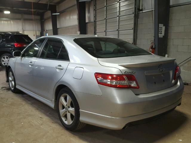 4T1BF3EK1BU137183 - 2011 TOYOTA CAMRY BASE SILVER photo 3