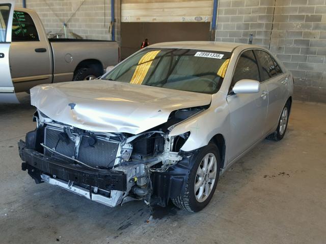 4T1BF3EK2BU606118 - 2011 TOYOTA CAMRY BASE SILVER photo 2