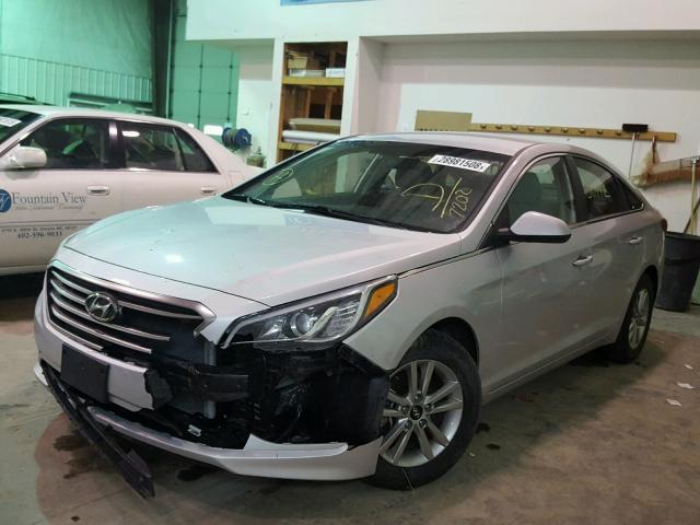 5NPE24AFXHH487202 - 2017 HYUNDAI SONATA SE SILVER photo 2