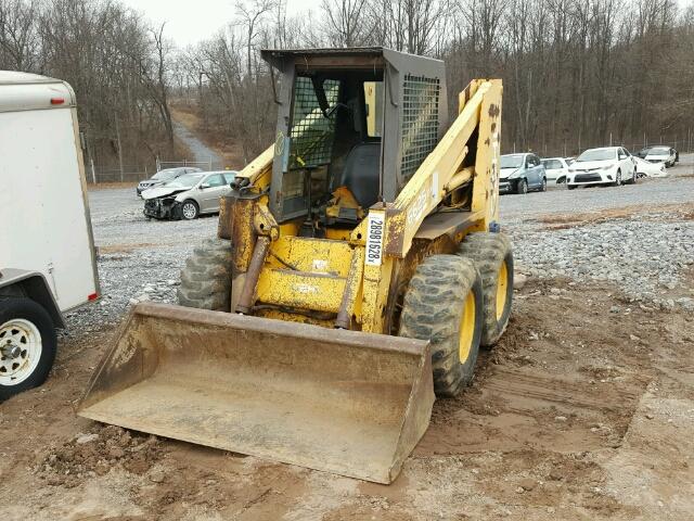 3543 - 1995 GEHL SKIDLOADER YELLOW photo 2