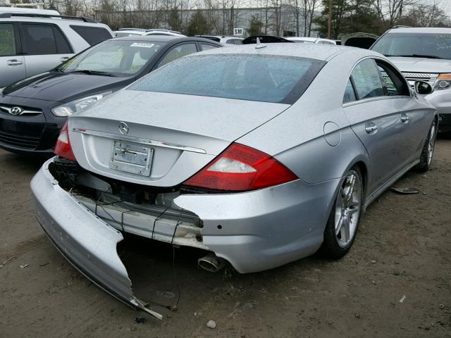 WDDDJ72X37A102680 - 2007 MERCEDES-BENZ CLS 550 SILVER photo 4