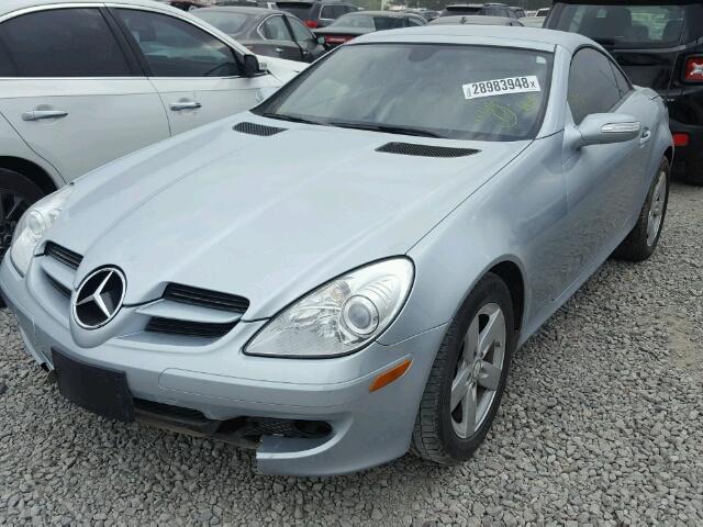 WDBWK54F18F187157 - 2008 MERCEDES-BENZ SLK 280 SILVER photo 2