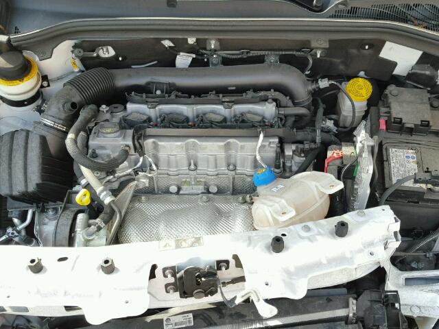 ZFBERFAT4G6A96140 - 2016 RAM PROMASTER 白色 照片 7