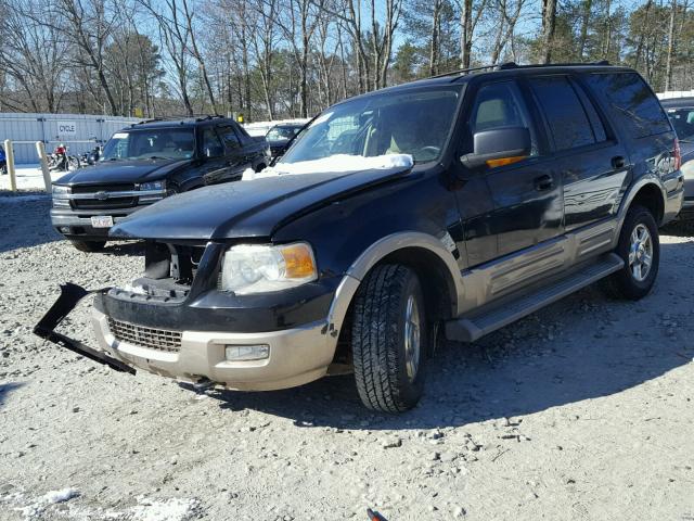 1FMFU18L24LA25176 - 2004 FORD EXPEDITION BLACK photo 2