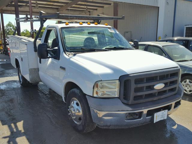 1FDWF36575EA52969 - 2005 FORD F350 SUPER WHITE photo 1