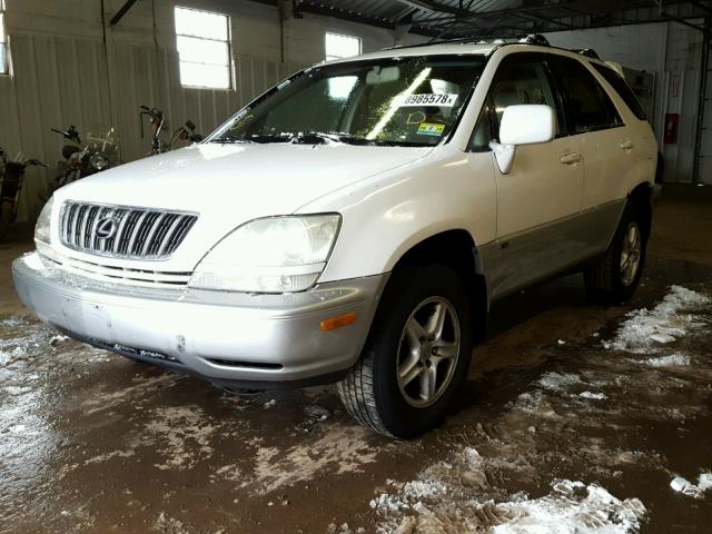 JTJHF10U620277567 - 2002 LEXUS RX 300 WHITE photo 2