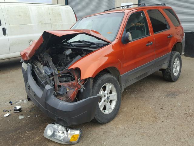 1FMCU03136KA75810 - 2006 FORD ESCAPE XLT ORANGE photo 2