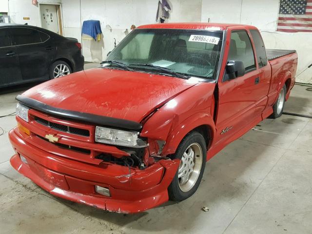 1GCCS1957Y8242132 - 2000 CHEVROLET S TRUCK S1 RED photo 2