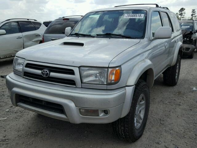 JT3HN86R9Y0318000 - 2000 TOYOTA 4RUNNER SR GRAY photo 2