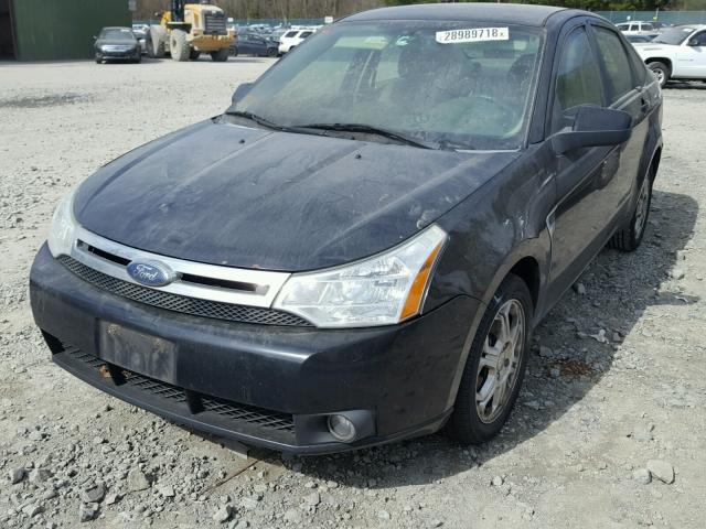 1FAHP35N48W105725 - 2008 FORD FOCUS SE BLACK photo 2