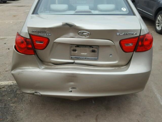 KMHDU46D38U496273 - 2008 HYUNDAI ELANTRA GL GOLD photo 9