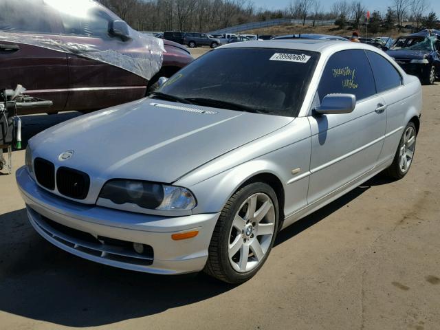 WBABN33432JW53538 - 2002 BMW 325 CI SILVER photo 2