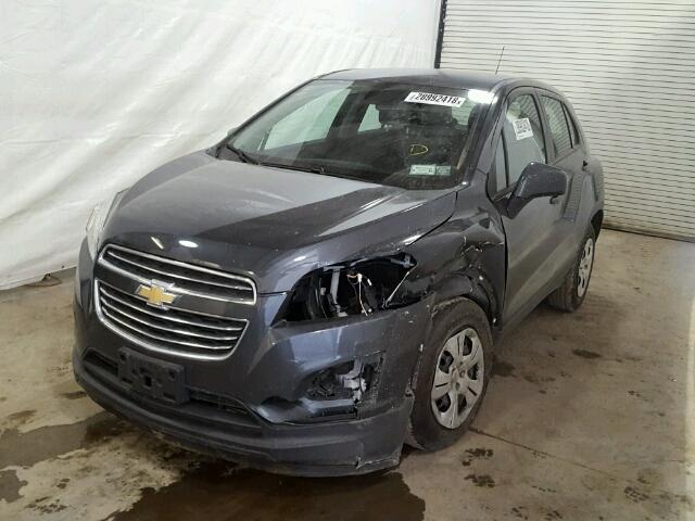 3GNCJKSB3GL246727 - 2016 CHEVROLET TRAX LS GRAY photo 2