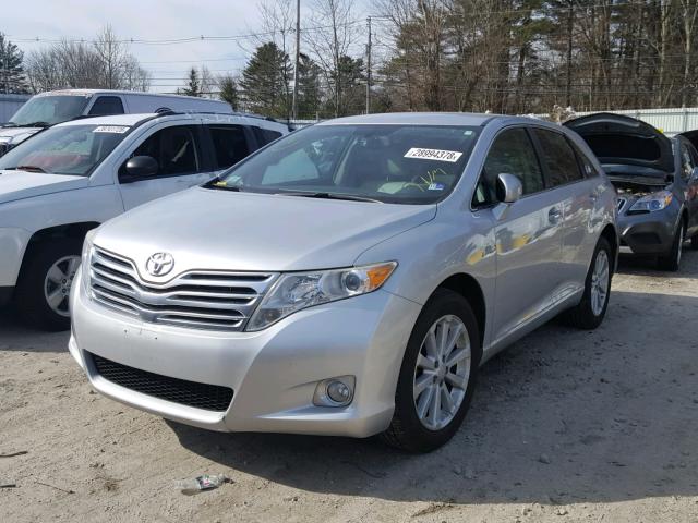 4T3ZE11AX9U017483 - 2009 TOYOTA VENZA BASE SILVER photo 2