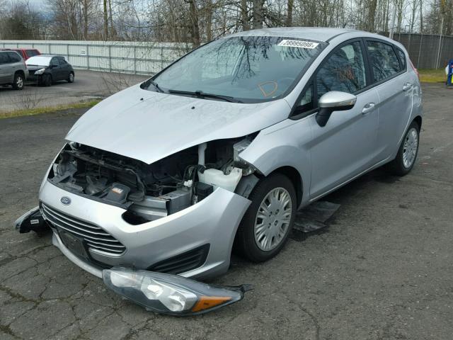 3FADP4EE0EM140231 - 2014 FORD FIESTA SE SILVER photo 2