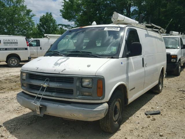 1GCFG25W0W1108801 - 1998 CHEVROLET EXPRESS G2 WHITE photo 2