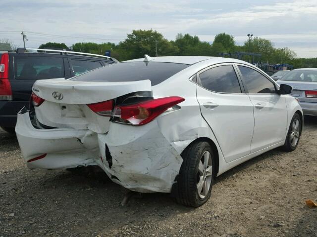 5NPDH4AE8DH309221 - 2013 HYUNDAI ELANTRA WHITE photo 4