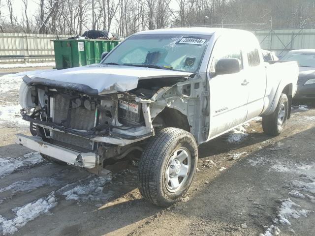 5TEUX42N98Z562486 - 2008 TOYOTA TACOMA ACC SILVER photo 2