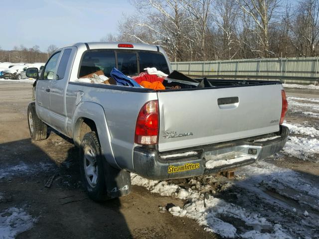 5TEUX42N98Z562486 - 2008 TOYOTA TACOMA ACC SILVER photo 3