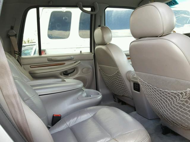 5LMPU28L9WLJ36169 - 1998 LINCOLN NAVIGATOR SILVER photo 6