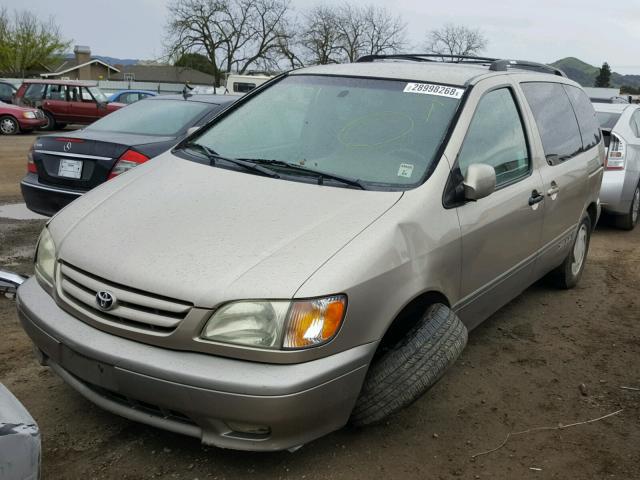 4T3ZF13CX2U459391 - 2002 TOYOTA SIENNA LE GOLD photo 2