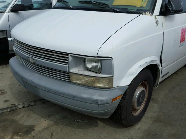 1GCDM19W5XB163101 - 1999 CHEVROLET ASTRO WHITE photo 9