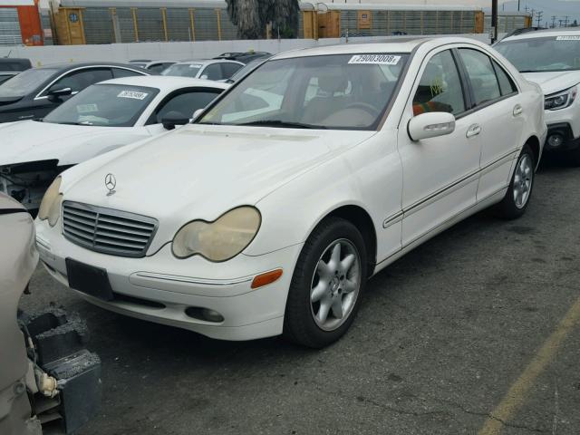 WDBRF61J63A509748 - 2003 MERCEDES-BENZ C 240 WHITE photo 2