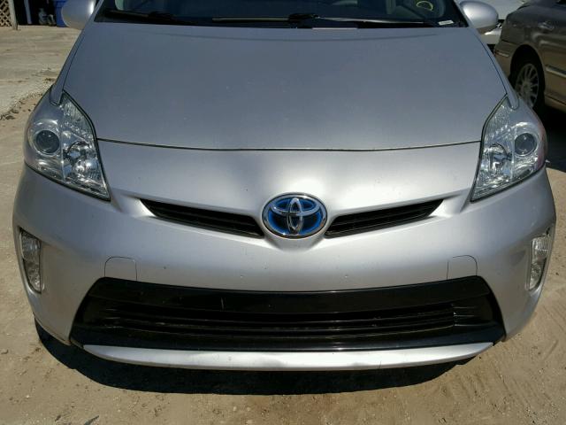 JTDKN3DU3D0344632 - 2013 TOYOTA PRIUS SILVER photo 9