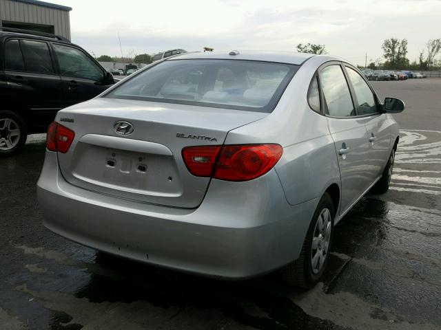 KMHDU46D67U139815 - 2007 HYUNDAI ELANTRA GL SILVER photo 4