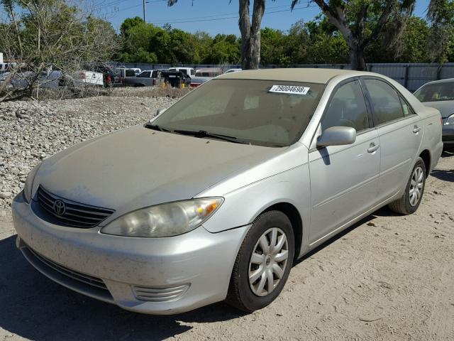 4T1BE32K16U697377 - 2006 TOYOTA CAMRY LE GREEN photo 2