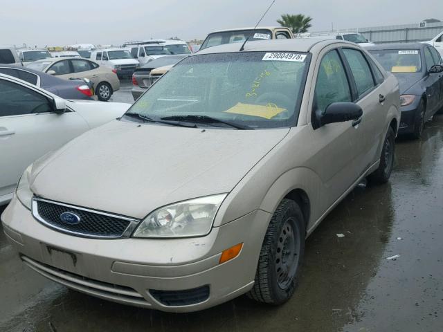 1FAFP34N66W123360 - 2006 FORD FOCUS ZX4 TAN photo 2