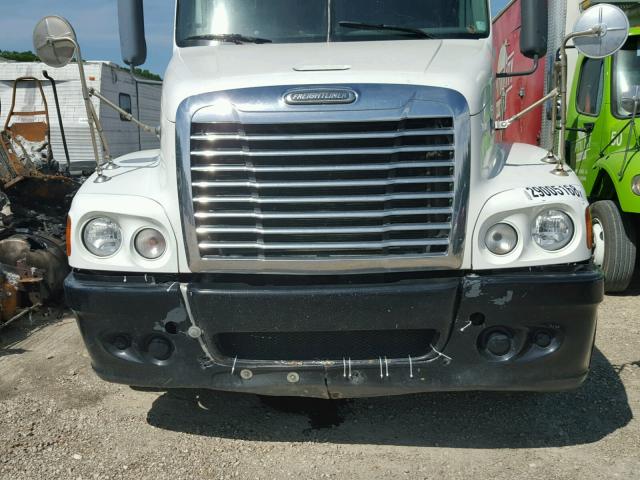 1FUJBBDR8ADAP2833 - 2010 FREIGHTLINER CONVENTION WHITE photo 9