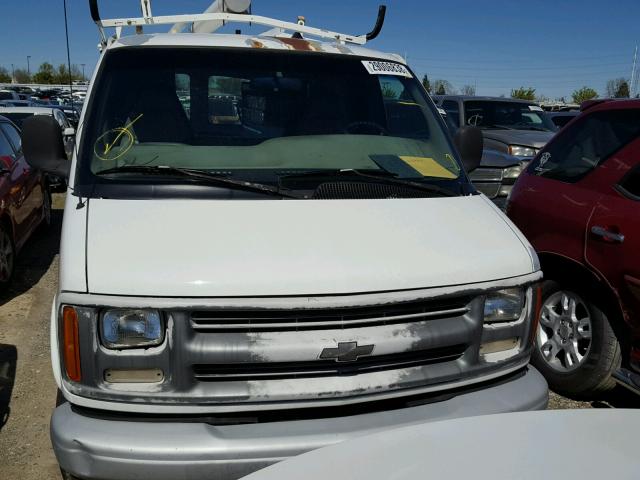 1GCFG25W111165291 - 2001 CHEVROLET EXPRESS G2 WHITE photo 9