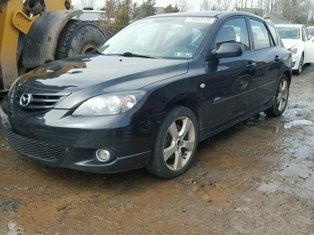 JM1BK343061529184 - 2006 MAZDA 3 HATCHBAC BLACK photo 2