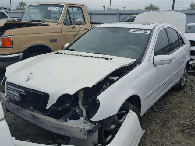 WDBRF61J41F123488 - 2001 MERCEDES-BENZ C 240 WHITE photo 2