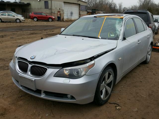 WBANF33566CS36105 - 2006 BMW 525 XI SILVER photo 2
