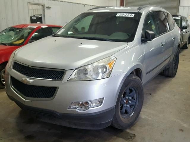 1GNLREED5AJ258075 - 2010 CHEVROLET TRAVERSE L SILVER photo 2