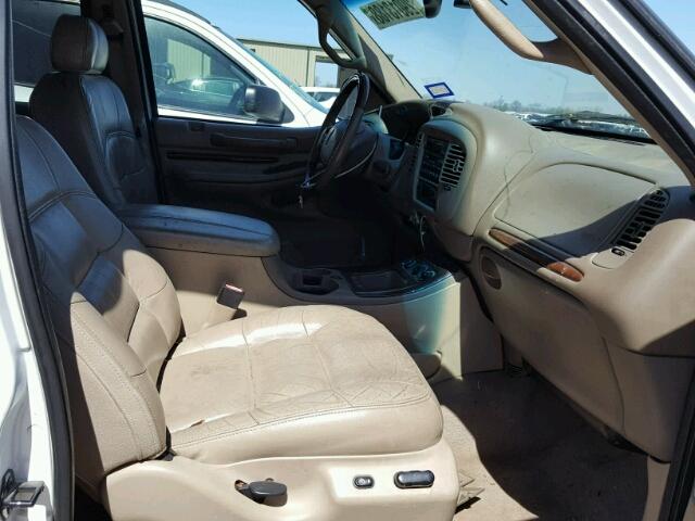 5LMEU27R01LJ34400 - 2001 LINCOLN NAVIGATOR თეთრი ფოტო 5