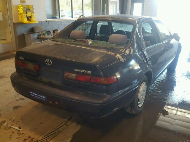 4T1BG22K8WU328651 - 1998 TOYOTA CAMRY CE BLUE photo 4