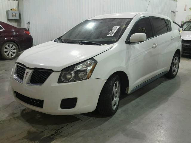 5Y2SP67829Z449109 - 2009 PONTIAC VIBE WHITE photo 2