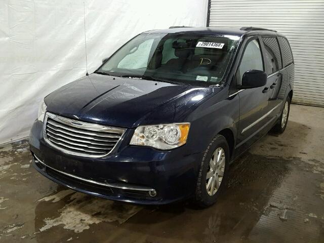 2C4RC1BG2CR252681 - 2012 CHRYSLER TOWN & COU BLUE photo 2