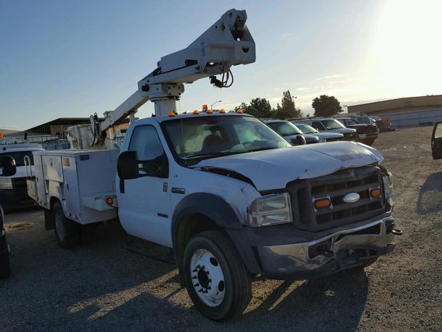 1FDAF56P65EC37196 - 2005 FORD F550 SUPER WHITE photo 1