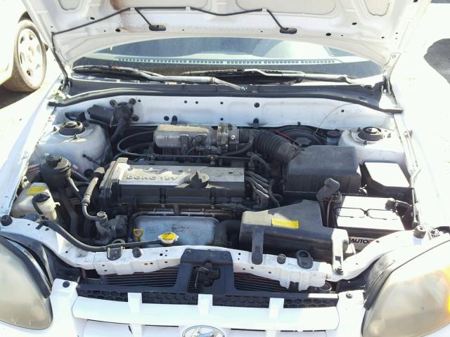 KMHCG35C55U335005 - 2005 HYUNDAI ACCENT GS WHITE photo 7