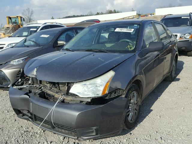 1FAHP35N99W258800 - 2009 FORD FOCUS SE GRAY photo 2