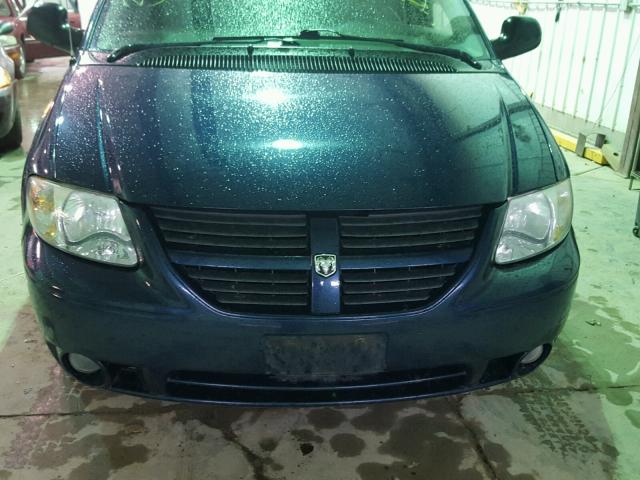 2D4GP44L65R431612 - 2005 DODGE GRAND CARA BLUE photo 9