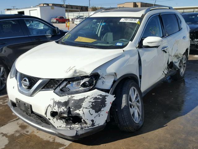 5N1AT2MTXFC786100 - 2015 NISSAN ROGUE S WHITE photo 2