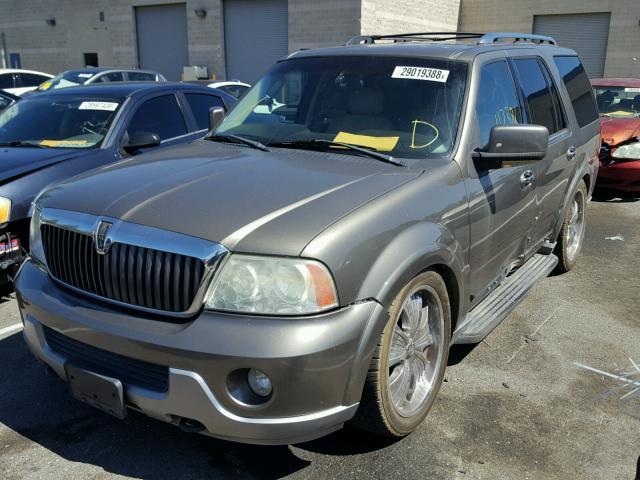 5LMFU27R93LJ21846 - 2003 LINCOLN NAVIGATOR GRAY photo 2