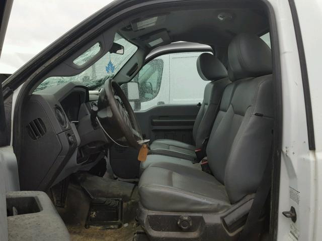 1FDUF4HY4DEA84068 - 2013 FORD F450 SUPER WHITE photo 5